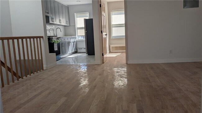 Foto del edificio - 1625 E 32nd St