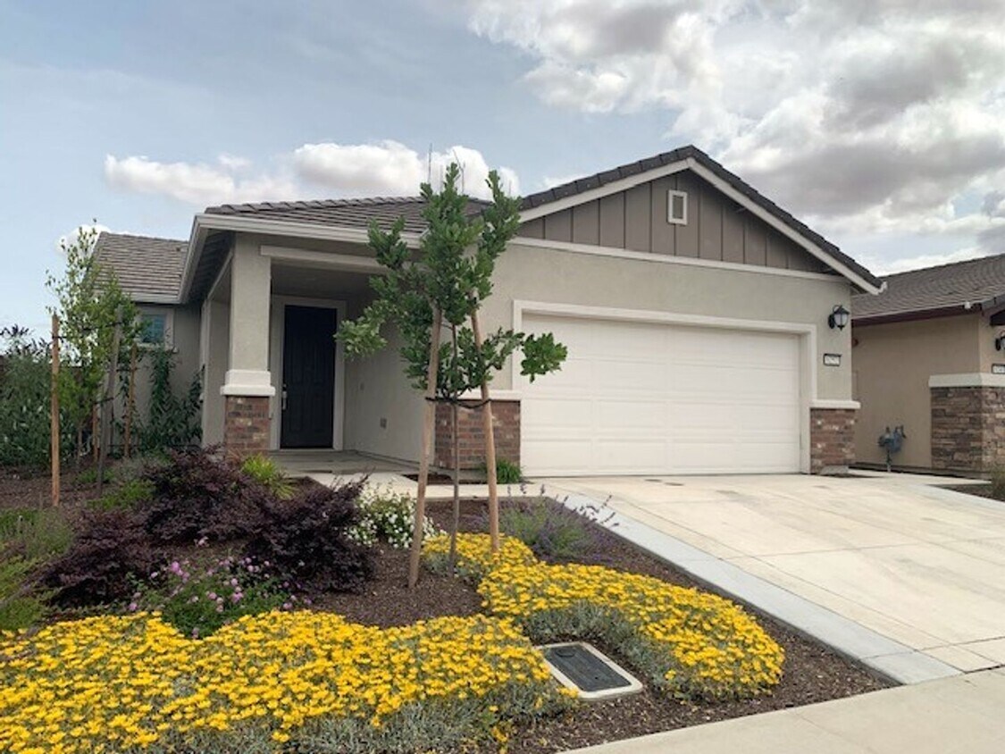 Foto principal - 55+ rental in Heritage El Dorado Hills