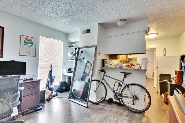 Foto del edificio - 2801 Hemphill Park