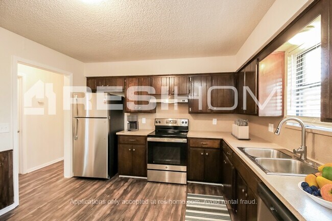 Foto del edificio - 3709 SE 51st St