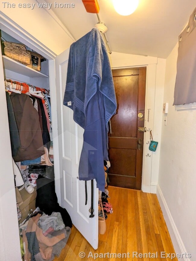 Building Photo - 44 Central St