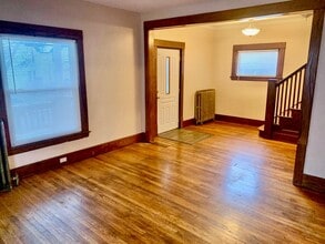 Building Photo - 151 Sweet St NE