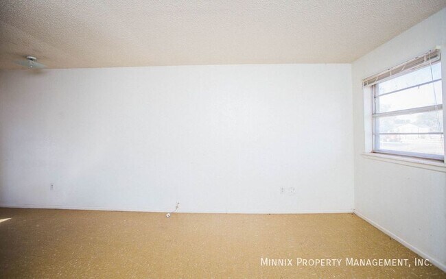 Building Photo - 637 S Crosby St