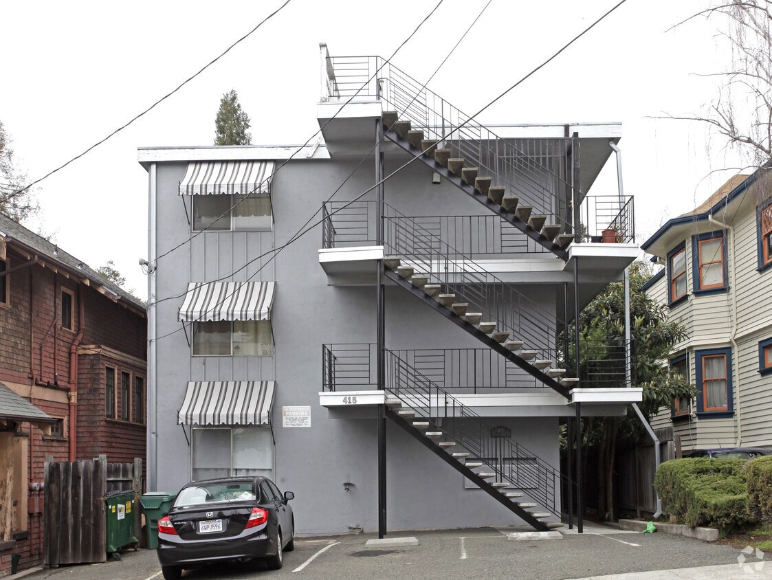 Primary Photo - 415 Adams St