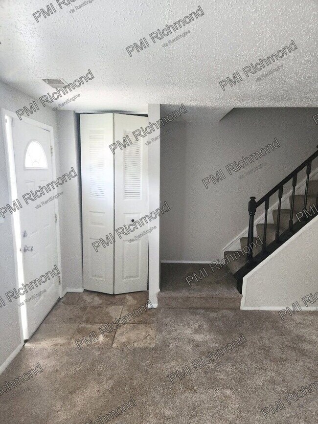 Foto del edificio - 9724 Springfield Woods Cir
