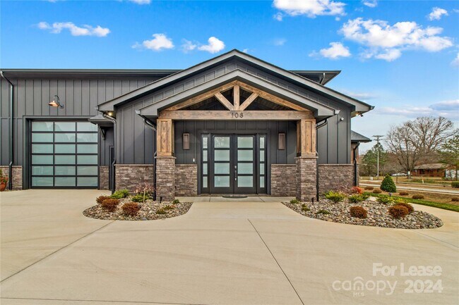 Foto del edificio - 108 Pine Meadow Ln