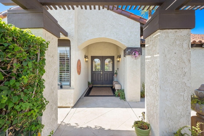 Building Photo - 61 Cll Solano