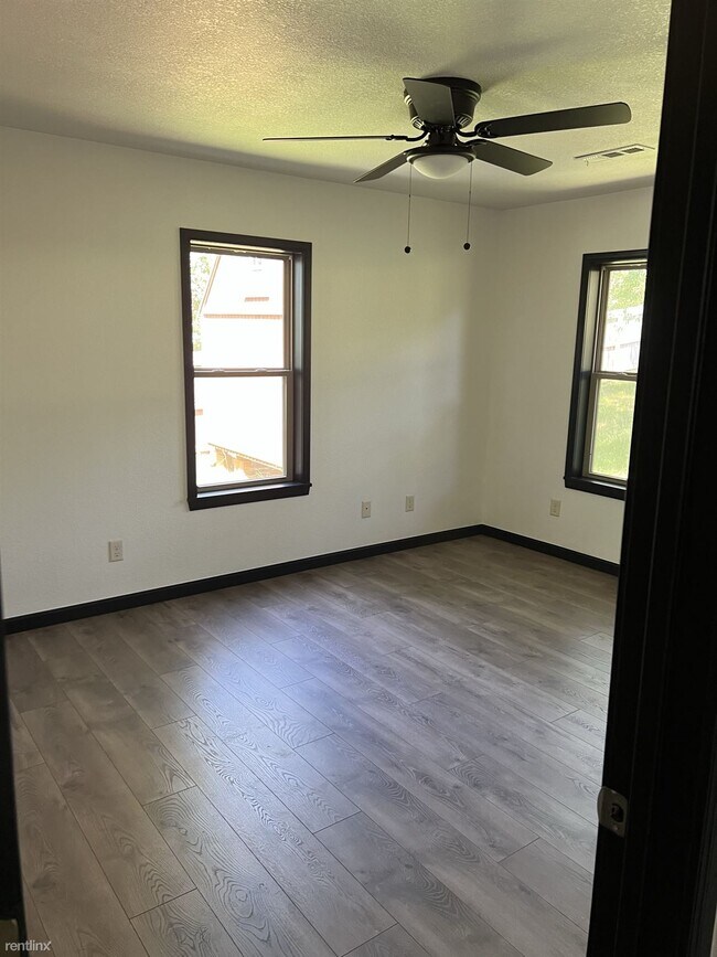 Foto del edificio - 3 br, 2 bath House - 707 South Parrott Drive