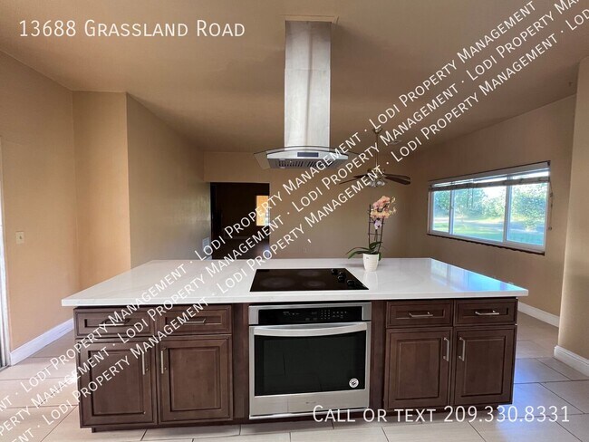 Foto del edificio - 13688 Grassland Rd