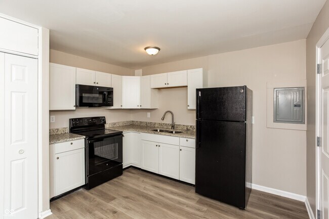 Building Photo - 2611 Belmar Ave