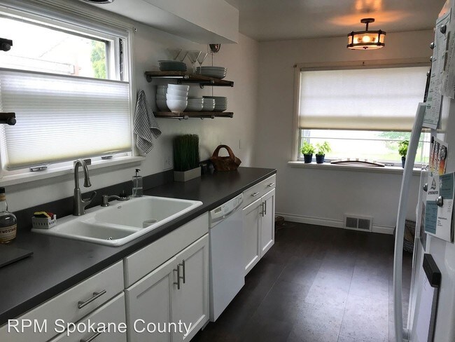 Foto del edificio - 3 br, 2 bath House - 220 W 31st Ave