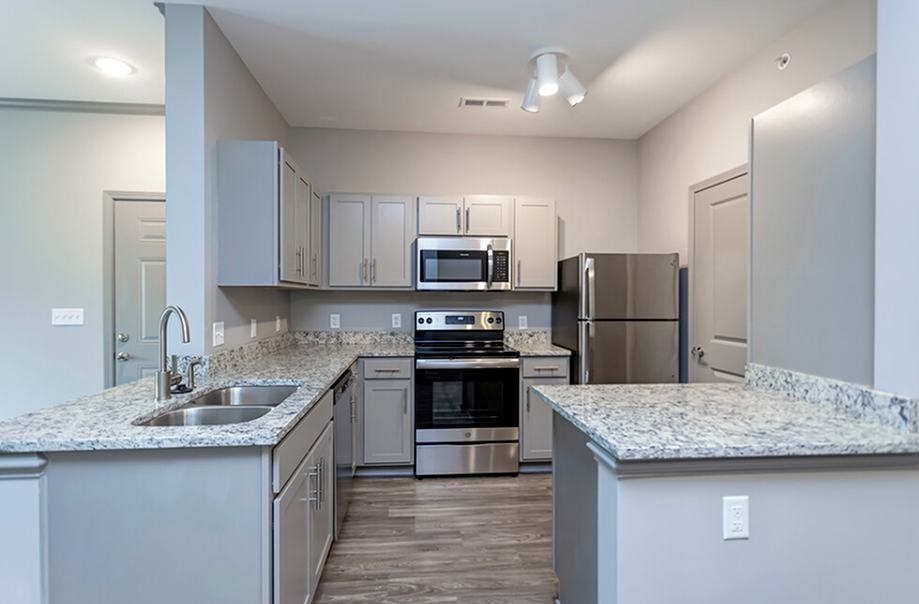 Cocina renovada - Turnberry Place Apartments