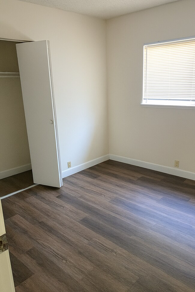 Foto del edificio - 3 bedroom duplex in North Davis