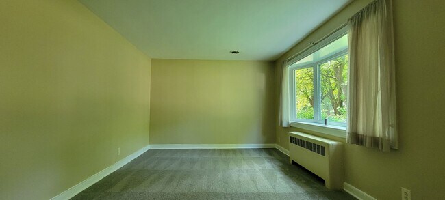 Foto del edificio - Brick ranch in Southside with large privat...