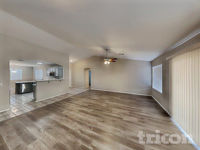 Foto del edificio - 8605 West Campbell Ave