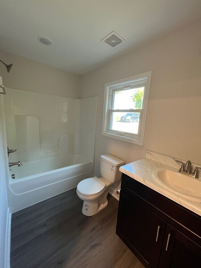 Foto del edificio - Private Wooded Views - Move-In Ready!