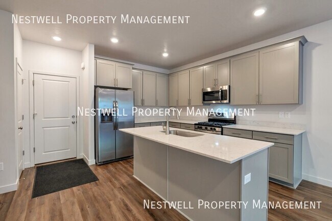 Foto del edificio - Beautiful 3-bed Townhome in North Salt Lake