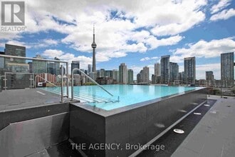 Building Photo - 560 King St W