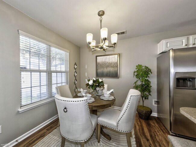 Building Photo - 2 br, 2.5 bath Townhome - 11316 Morgan Val...