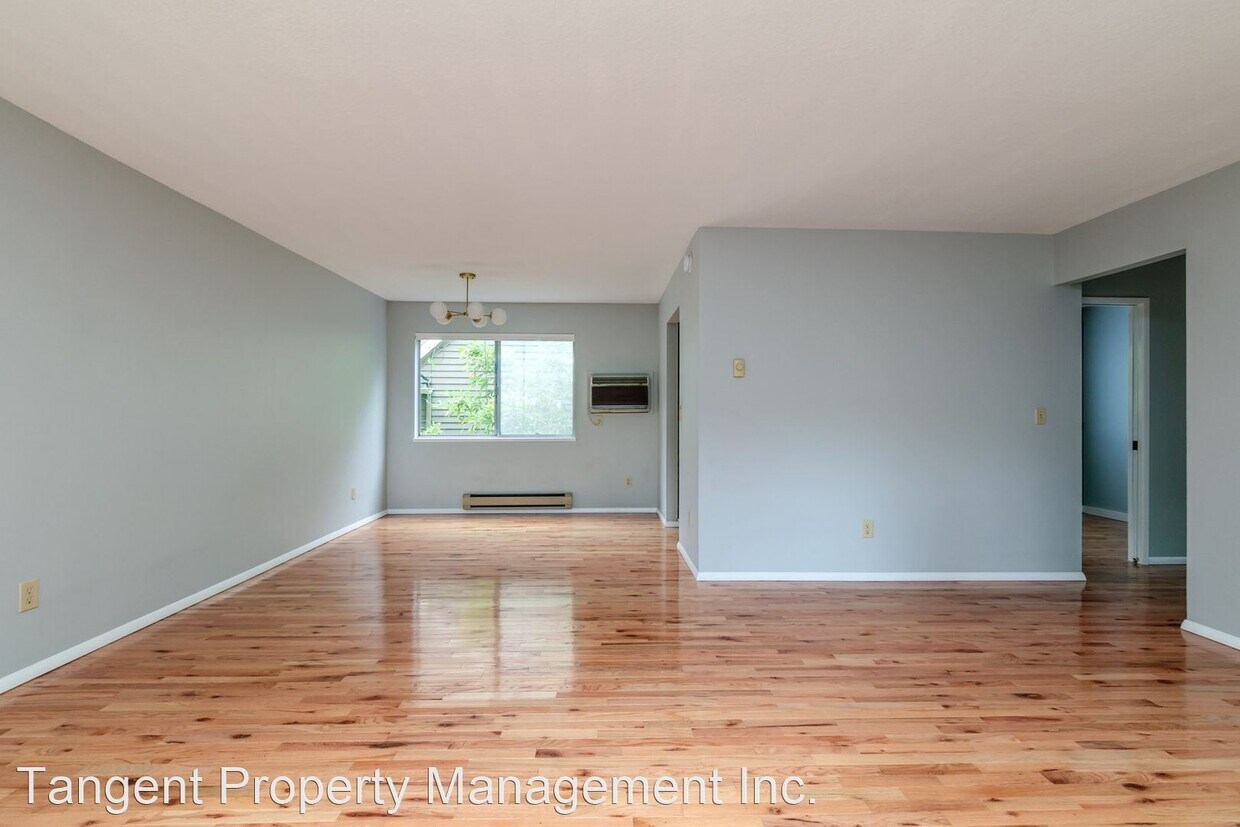 Foto principal - 4602-4620 NE Broadway St