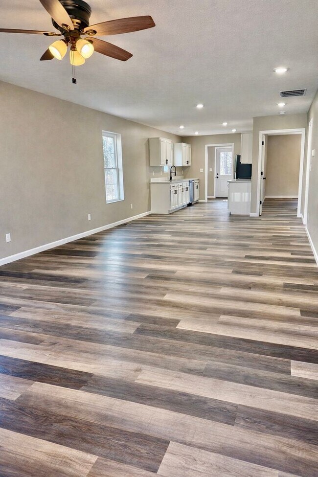 Foto del edificio - Just Built & Move-In Ready - Stunning New 3 Bedroom, 2 Bath Home!