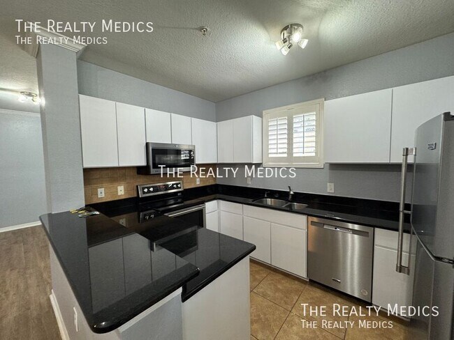 Foto del edificio - 1967 Legacy Cove Dr