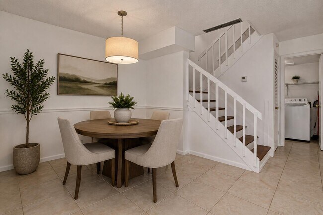Foto del edificio - 6335 Red Pine Ln