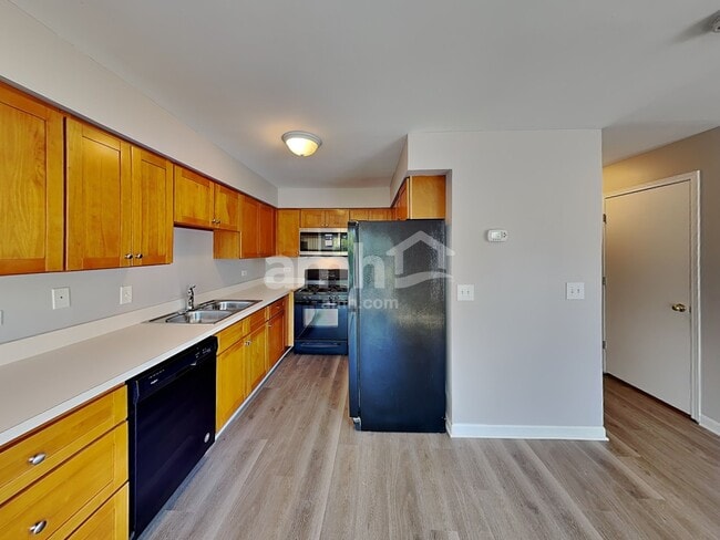 Foto del edificio - 248 Picardy Ln