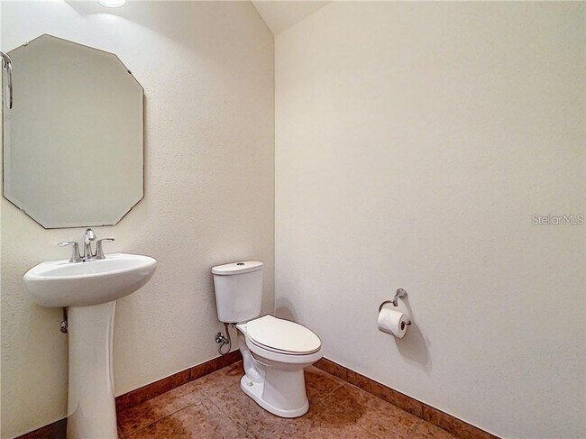 Foto del edificio - 10120 Eagle Creek Center Blvd