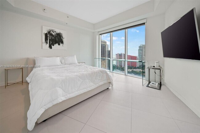 Foto del edificio - 60 SW 13th St