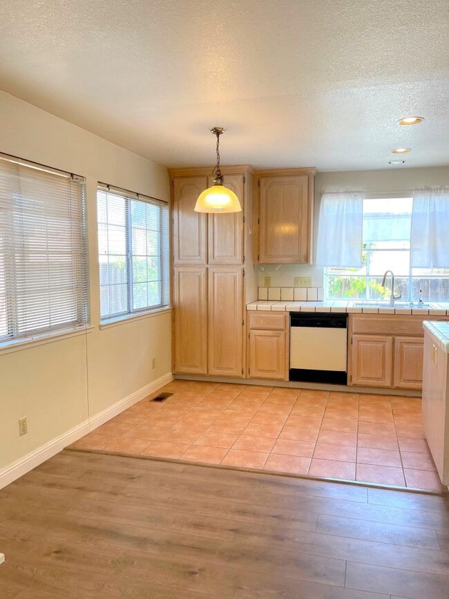 Building Photo - 1420 Prelude Dr