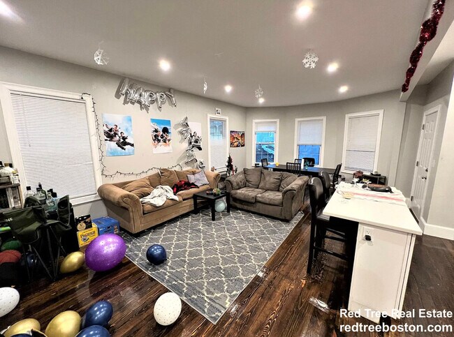 Building Photo - 33 Wigglesworth St