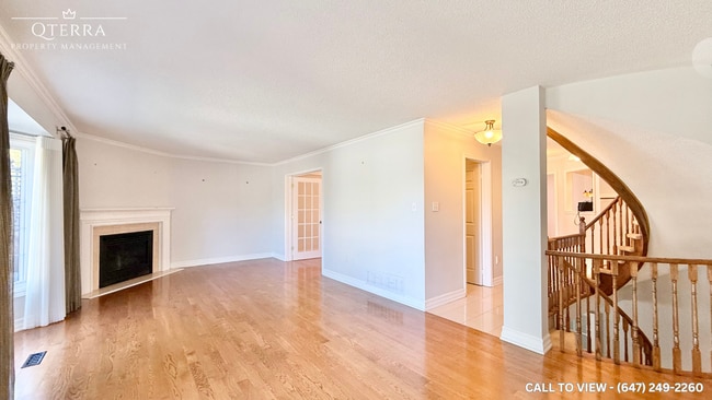 Building Photo - 2145 Country Club Dr