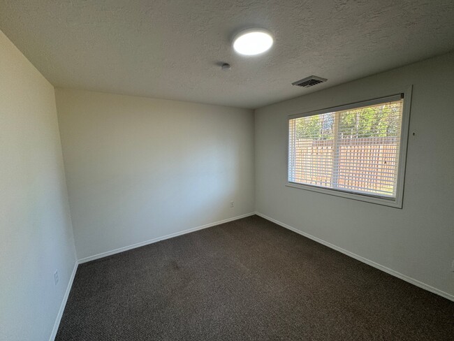 Building Photo - 1534-1536 Westhaven Pl