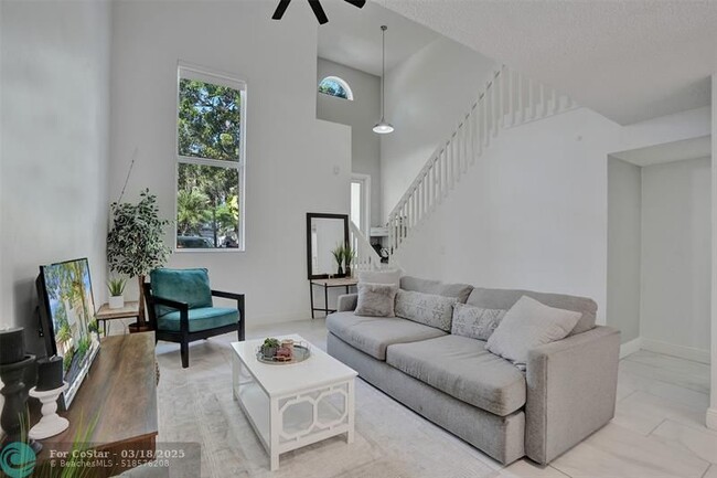 Foto del edificio - 9841 NW 9th Ct