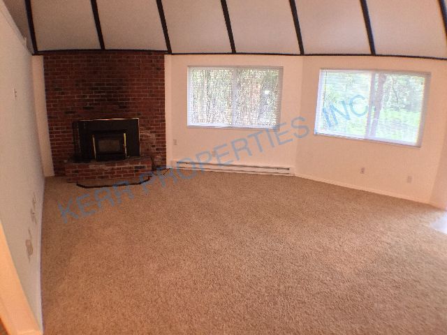 Building Photo - 37 SE Sandy Dell Rd