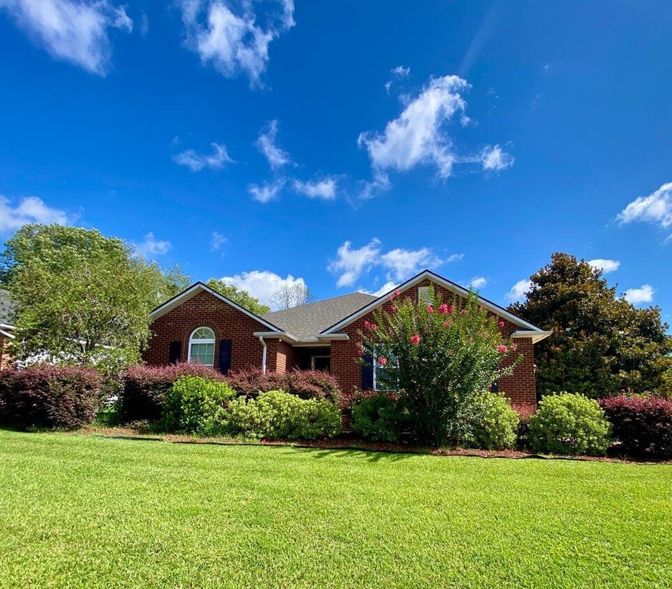 Primary Photo - 106 Hayden Way