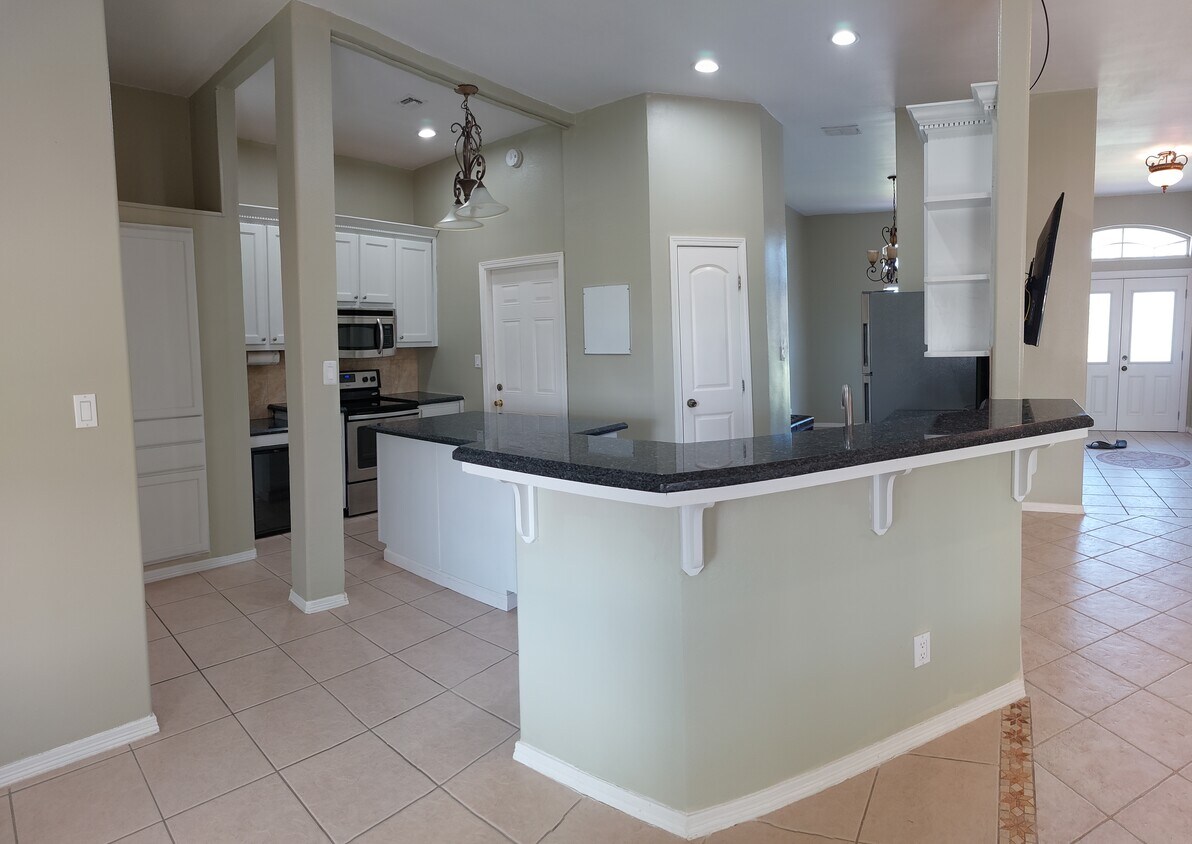 Spacious Kitchen - 6 Ocelot Trail Rd