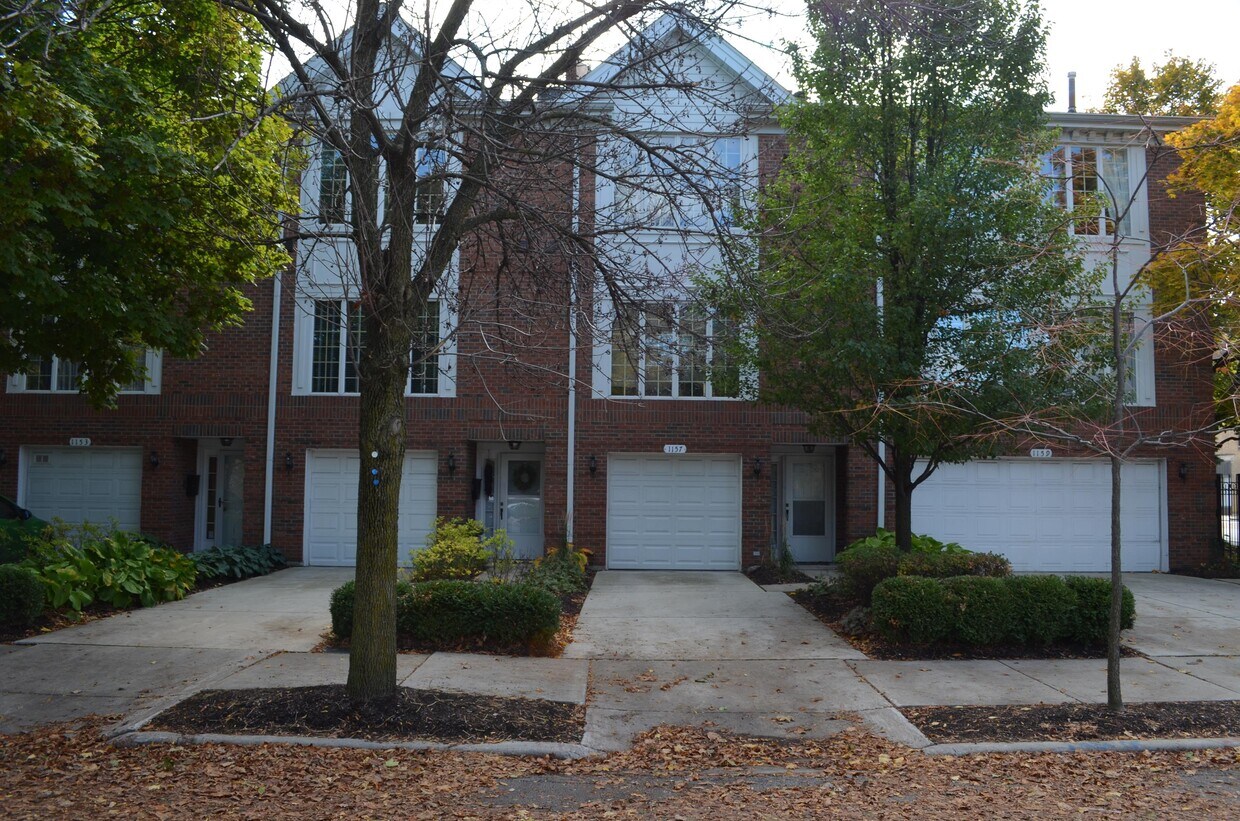 Primary Photo - 1157 W Vernon Park Pl