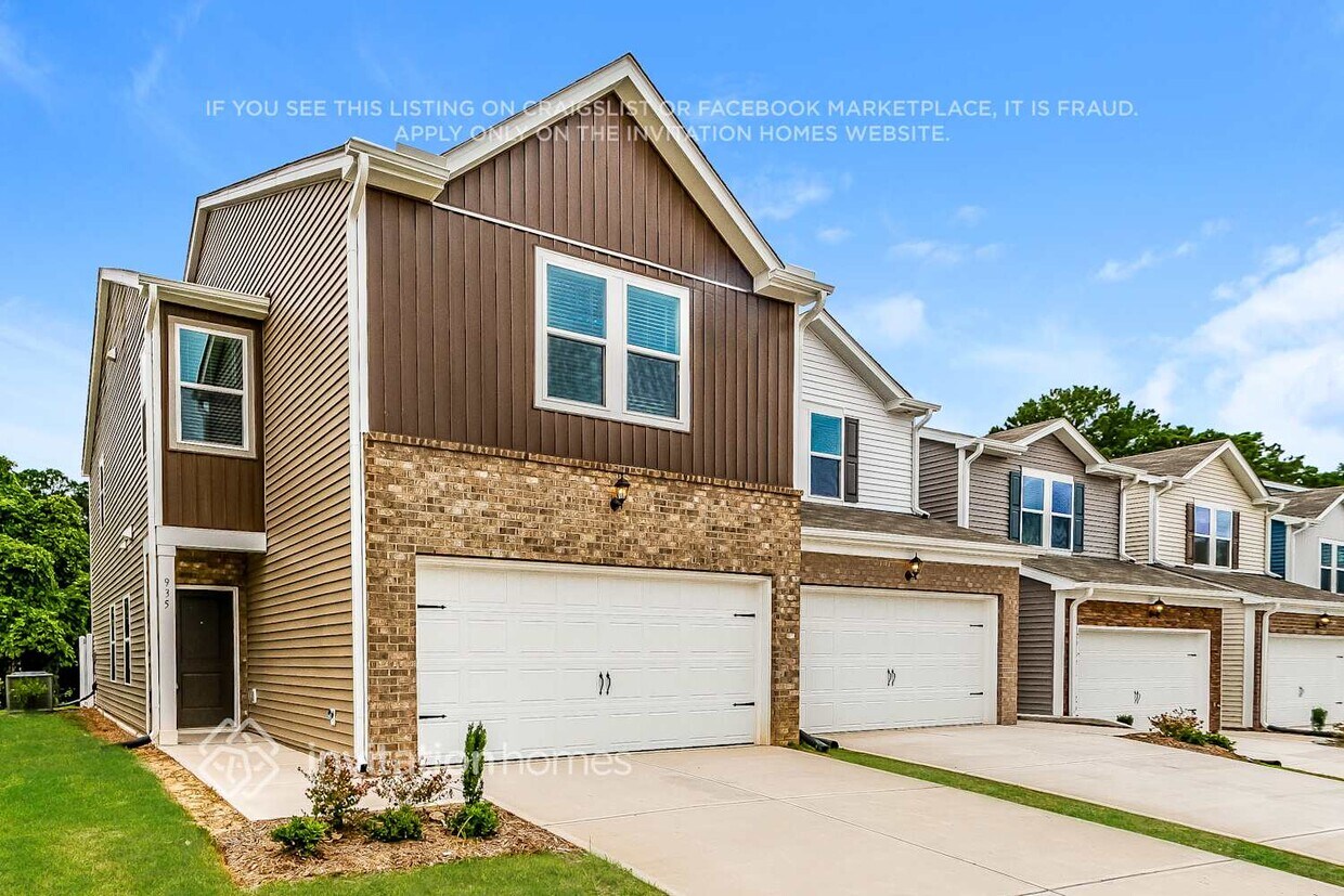 Building Photo - 935 Greenville Wy