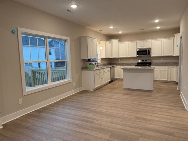 Foto del edificio - Maryville 37803 - 3 bedroom 2.5 bath - contact Debra Johnson 865-591-8281