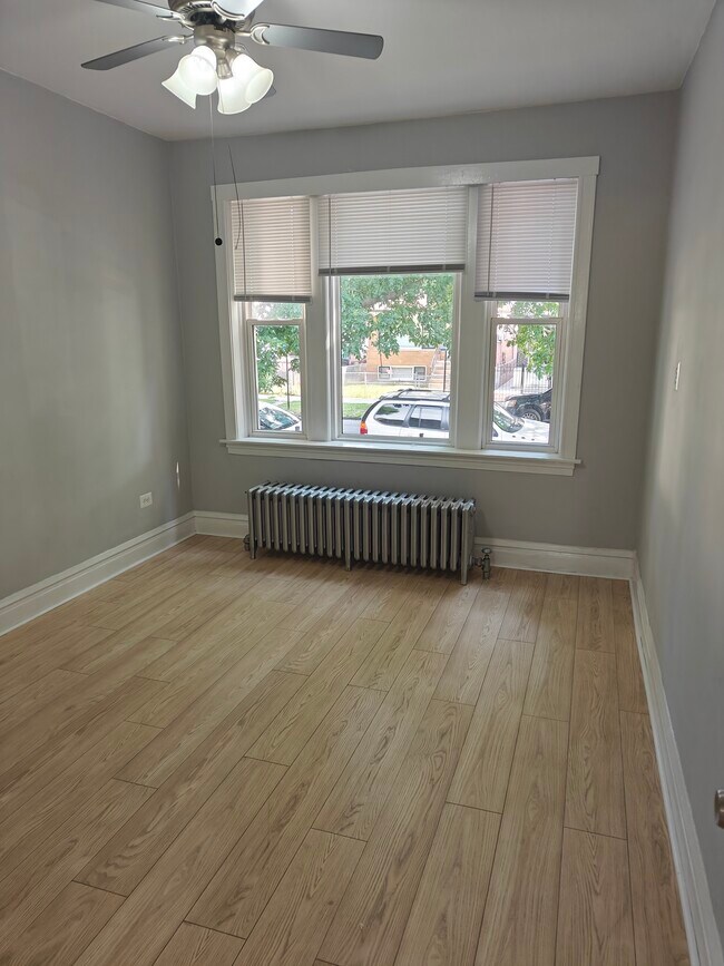 Foto del edificio - 3420 W 38th Pl