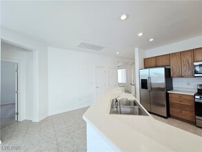 Building Photo - 4814 Regalo Bello St