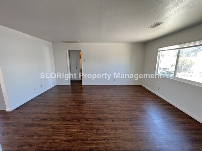 Foto del edificio - AVAILABLE OCTOBER - Paso Robles Apartment - 2 Bedroom 2 Bathroom