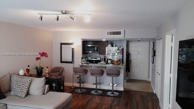 Foto del edificio - 5530 NW 44th St