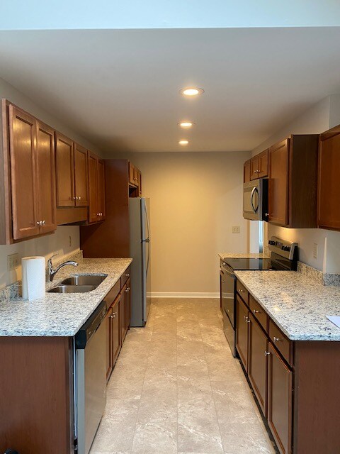 Building Photo - 4 Hialeah Ct