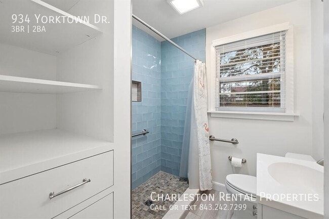 Photo - 934 Yorktown Dr House