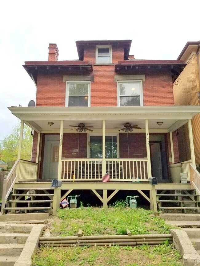 Building Photo - 3235-3237 Bainton Street