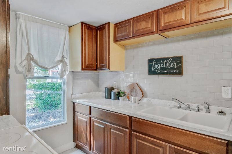 Foto principal - 1701 E Bay St
