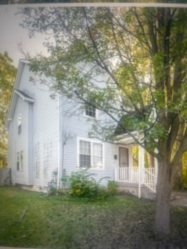 Building Photo - 569 E 101st St